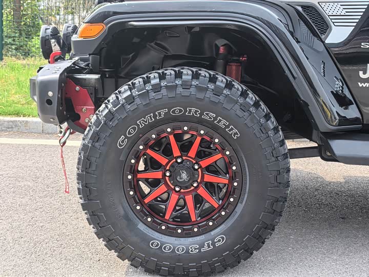 Jeep Wrangler — фото 7