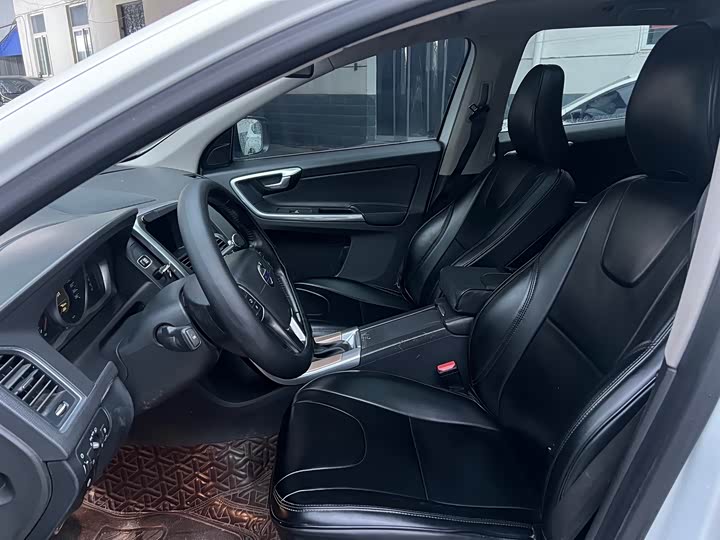 Volvo XC60 2017 T 5 AWD — фото 13