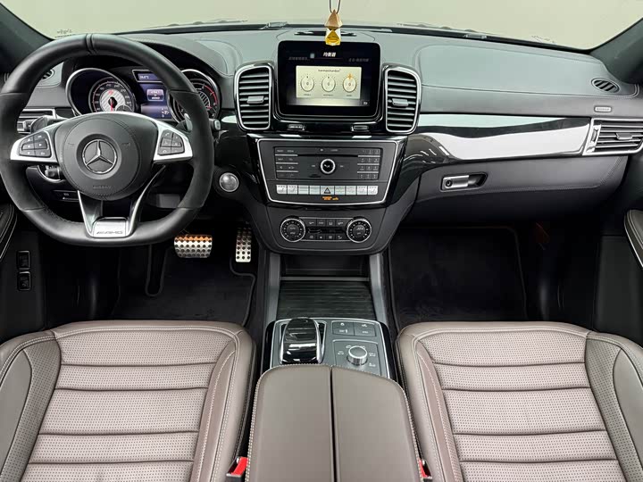 Mercedes-Benz GLS 2017 AMG GLS 63 4 MATIC — фото 4