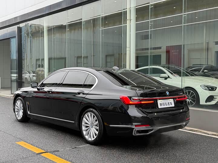 BMW 7-Series 2021 730 Li — фото 6