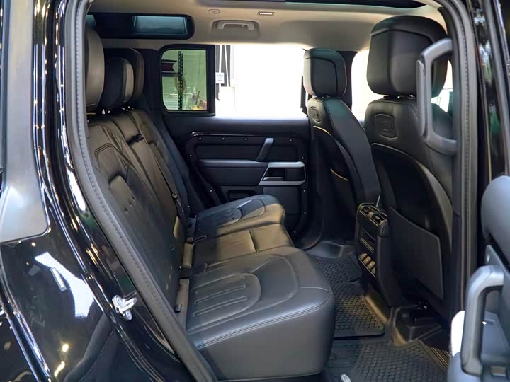 Land Rover Defender — фото 12