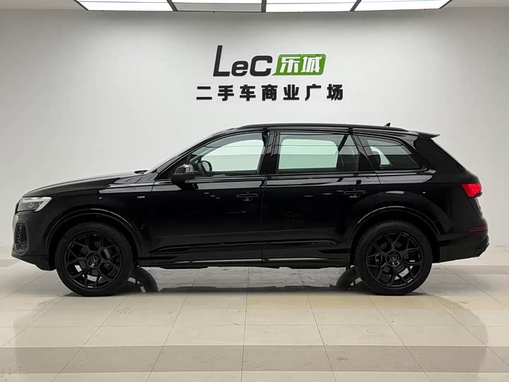Audi Q 7 2025 45 TFSI quattro S line — фото 5