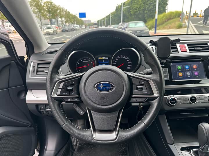 Subaru Legacy — фото 19