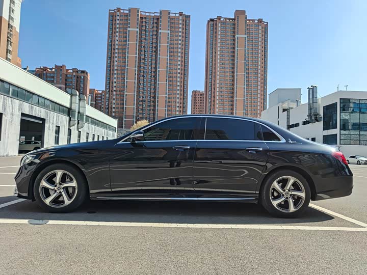 Mercedes-Benz E-Class 2019 E 300 L — фото 3