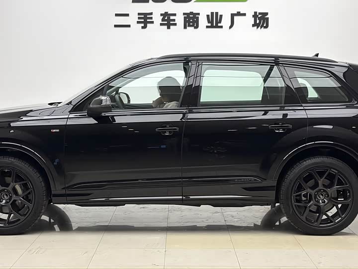 Audi Q 7 2025 45 TFSI quattro S line — фото 4