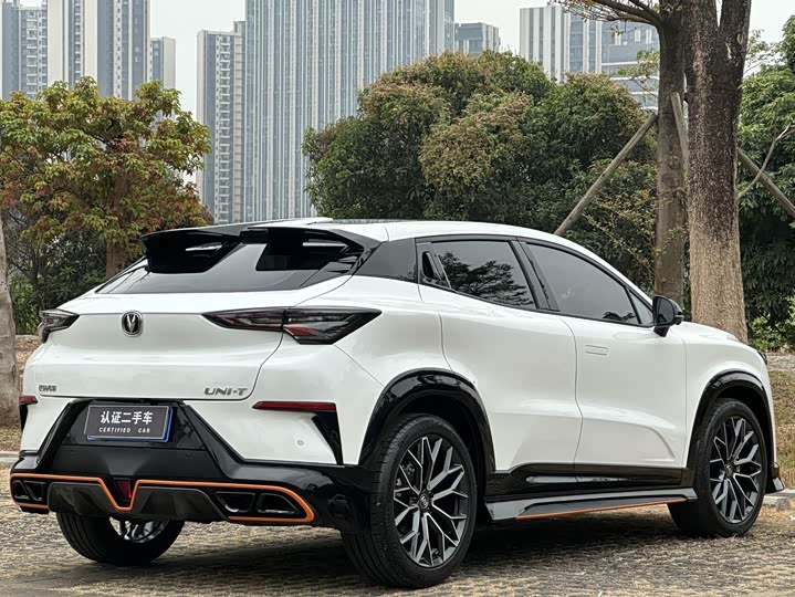 Changan UNI-T 2022 1.5 T — фото 17