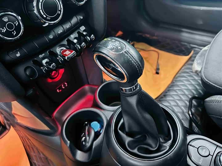 MINI Hatch — фото 15