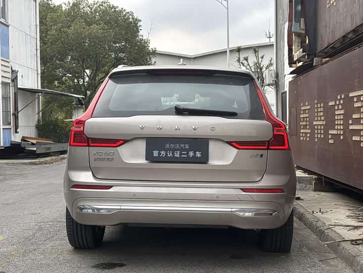 Volvo XC60 2025 B 5 4 WD — фото 3