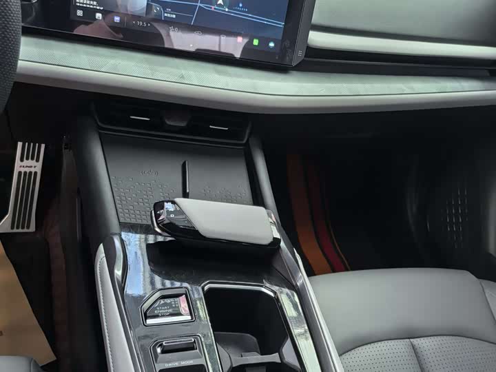 Changan UNI-T 2023 1.5 T Premium — фото 12