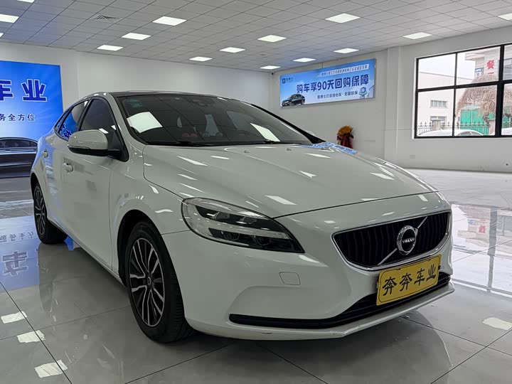 Volvo V40 2017 T 3 — фото 3