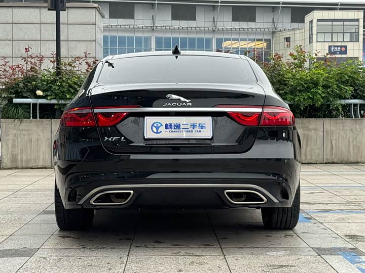 Jaguar XFL 2024 2.0 T P 250 2 WD — фото 4