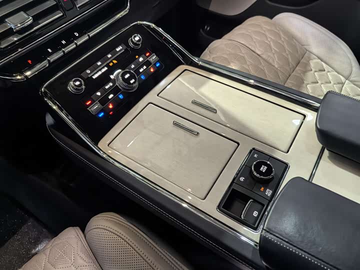 Lincoln Navigator — фото 8