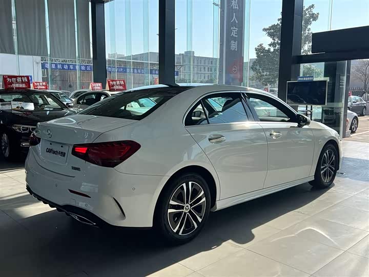 Mercedes-Benz A-Class 2023 A 200 L — фото 5
