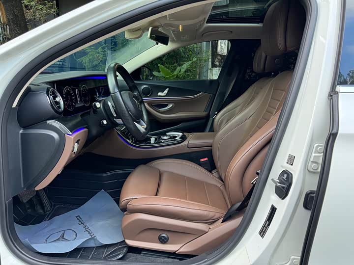 Mercedes-Benz E-Class 2016 E 200 L Sport — фото 7