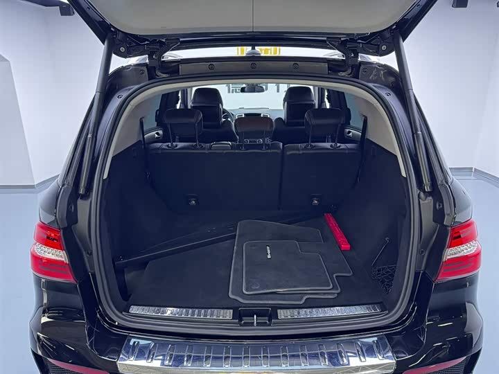 Mercedes-Benz M-Class 2015 AMG ML 63 — фото 9