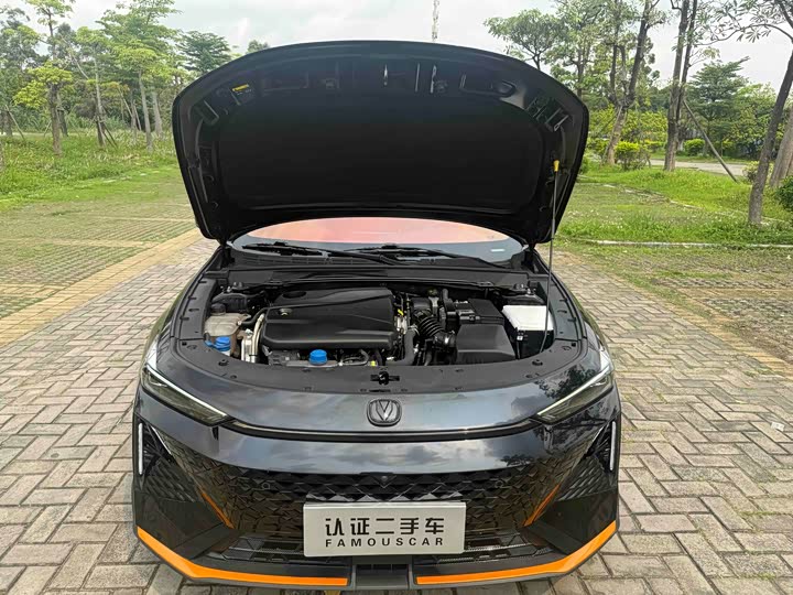 Changan UNI-V 2024 1.5 T Sport — фото 17
