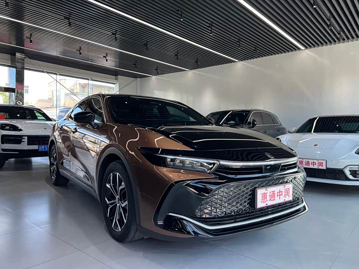 Toyota Sport 2023 2.5 L Sport Cross HEV 2 WD — фото 3