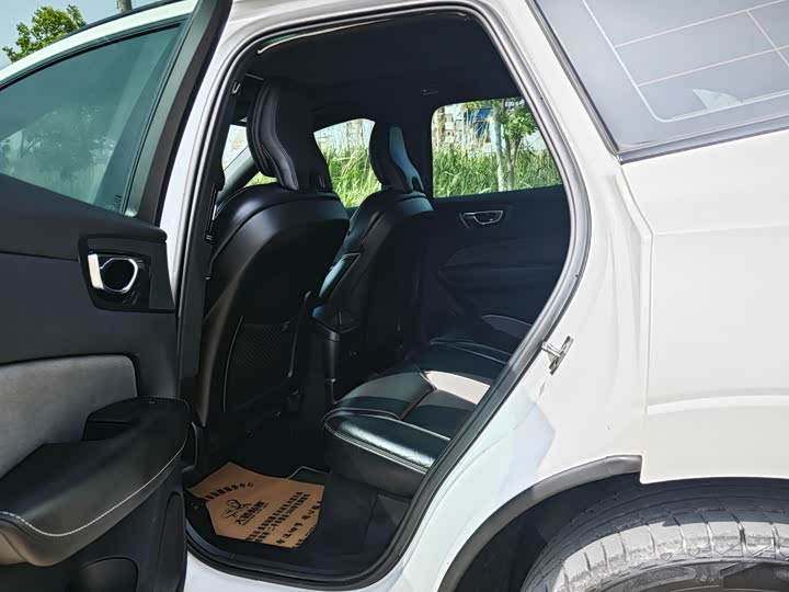 Volvo XC60 Hybrid 2019 T 8 E Hybrid VI — фото 3