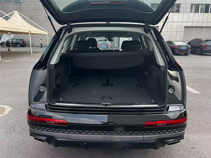 Audi Q7 2025 55 TFSI quattro S line Sport — фото 16