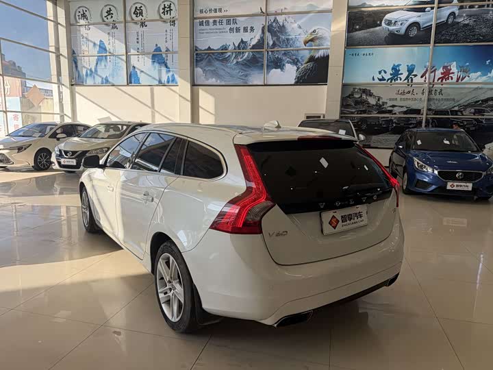 Volvo V60 2015 T 5 — фото 5