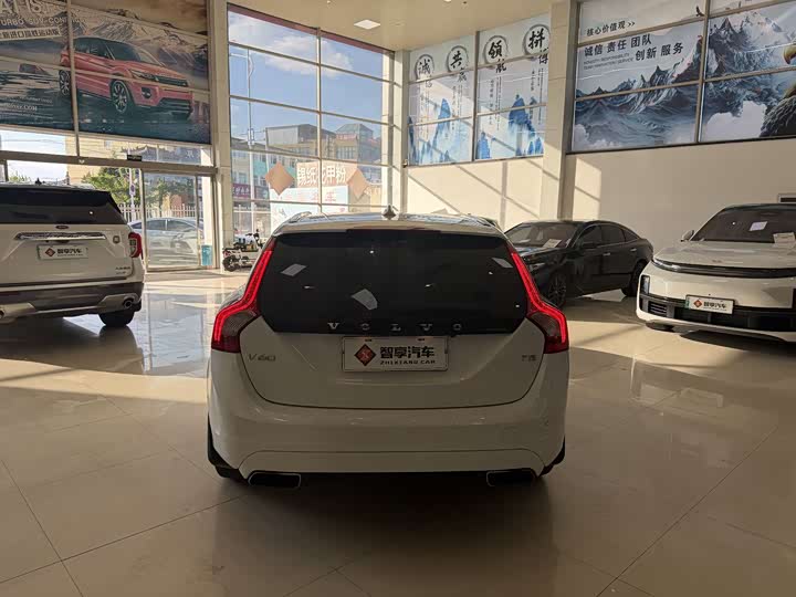 Volvo V60 2015 T 5 — фото 6