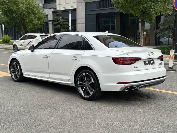 Audi A4L 2019 40 TFSI V — фото 7