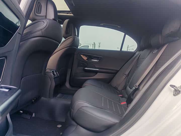 Mercedes-Benz C-Class 2023 C 200 L — фото 18
