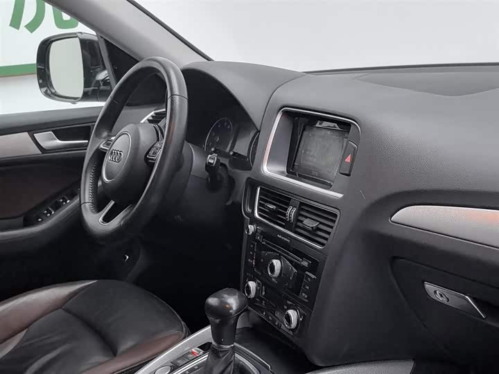 Audi Q5 2017 Plus 40 TFSI — фото 22