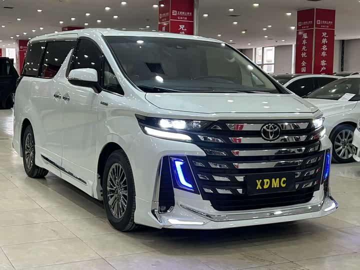 Toyota Vellfire — фото 3