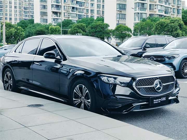 Mercedes-Benz E-Class E 260 L спорт — фото 8