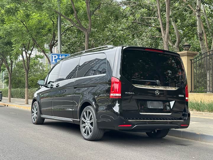 Mercedes-Benz V-Class 2022 V 260 L — фото 18