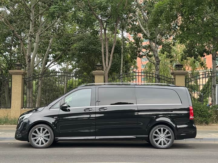 Mercedes-Benz V-Class 2022 V 260 L — фото 17