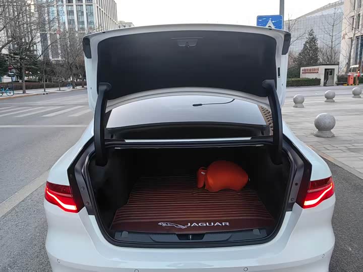 Jaguar XEL 2021 2.0 T 250 PS R-DYNAMIC SE — фото 12