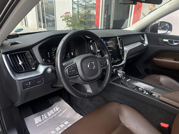 Volvo XC60 2020 T 5 4 WD — фото 10