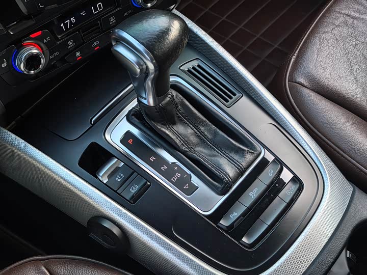 Audi Q5 2015 40 TFSI — фото 14