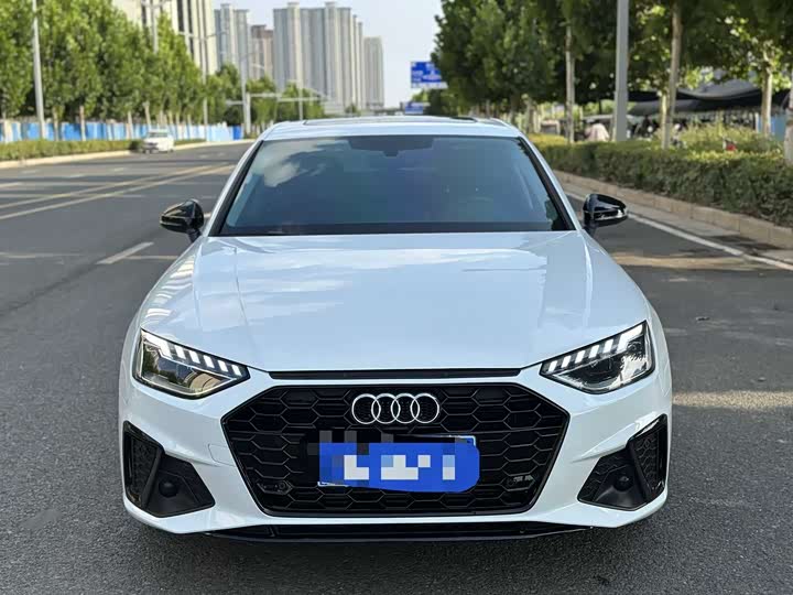 Audi A4L 40 TFSI люкс-динамик — фото 3