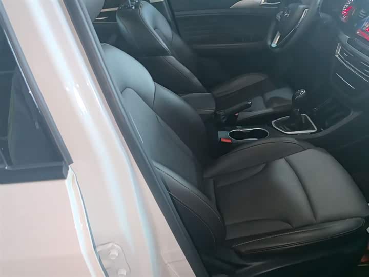 Changan CS35 PLUS 2019 1.6 L MT — фото 25