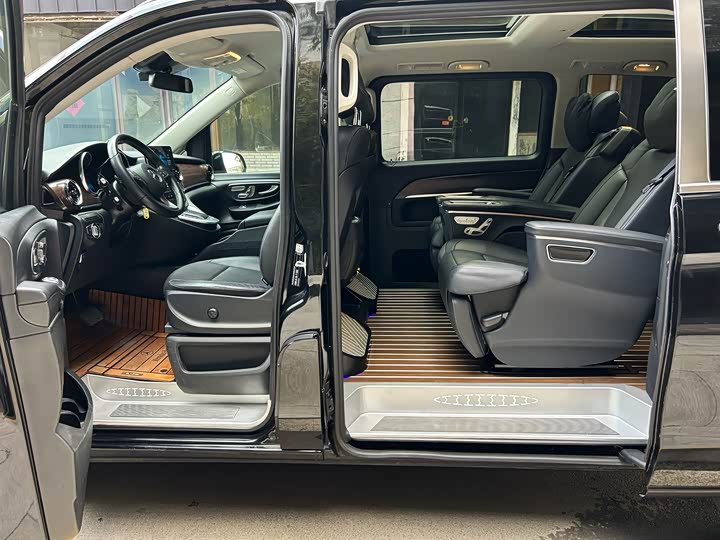 Mercedes-Benz V-Class 2021 V 260 — фото 10