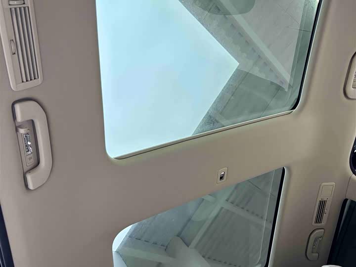 Mercedes-Benz V-Class 2018 V 260 L V — фото 13