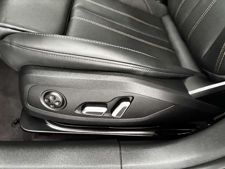 Audi A4L 2024 40 TFSI quattro RS — фото 14