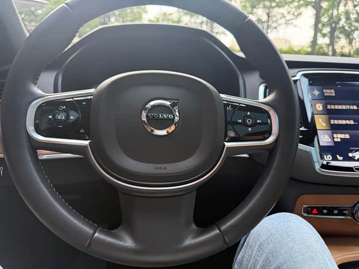 Volvo XC90 2018 T 6 7 — фото 27
