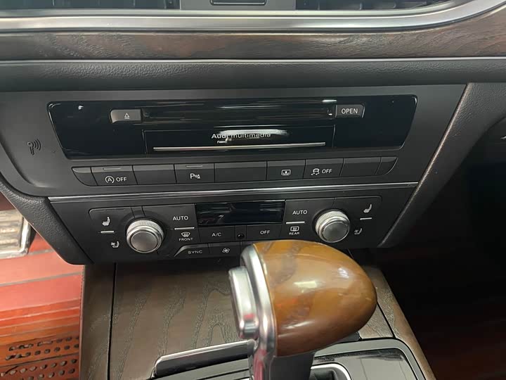 Audi A6L 2014 50 TFSI quattro Luxury — фото 14