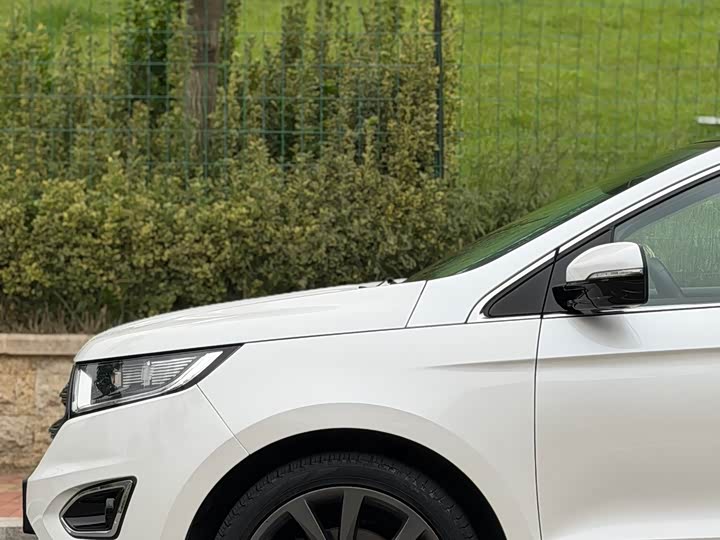Ford Edge — фото 13