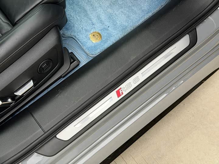 Audi RS 6 2022 RS 6 4.0 T Avant — фото 11