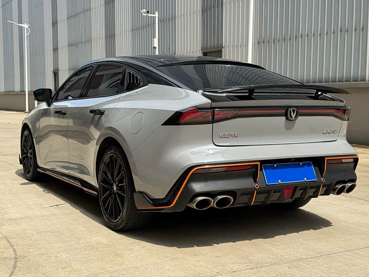 Changan UNI-V 2022 1.5 T — фото 12