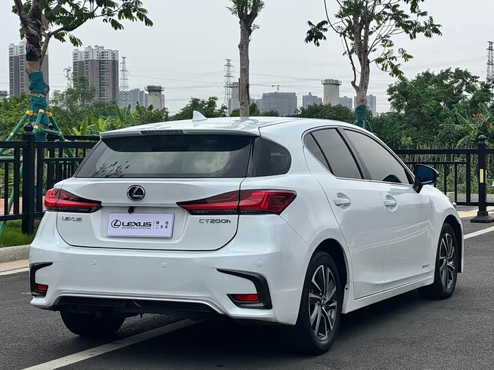 Lexus CT 2020 CT 200h — фото 9