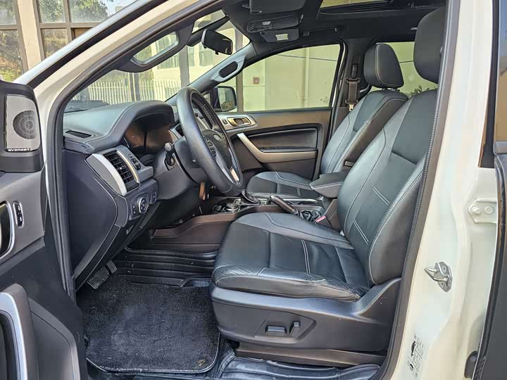Ford Everest — фото 18