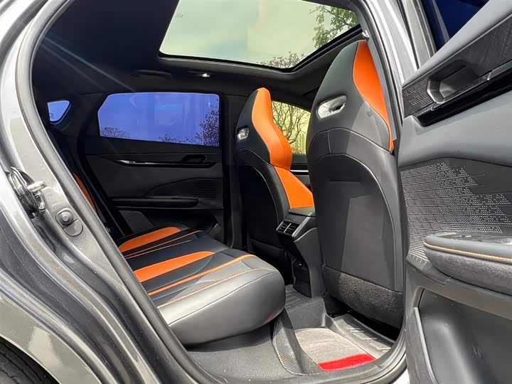 Changan UNI-V 2024 1.5 T Premium — фото 12