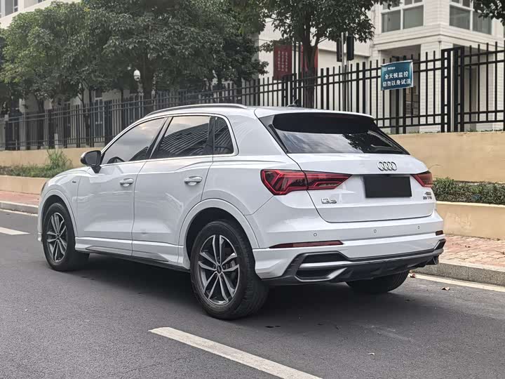 Audi Q3 2022 35 TFSI — фото 4