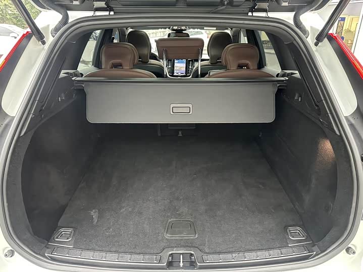 Volvo XC60 2025 B 5 4 WD — фото 15